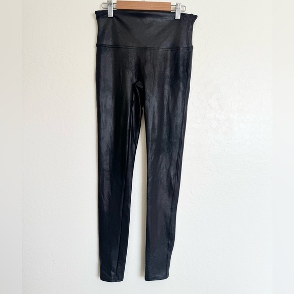 Spanx Metallic Black Leggings Size Medium - Picture 2 of 5